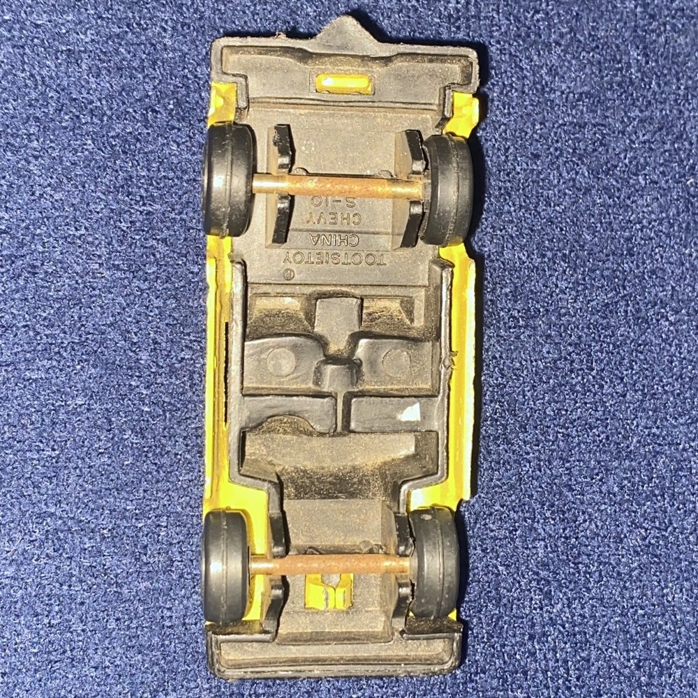 1970s 80s TootsieToy CHEVROLET S-10 PICK-UP TRUCK Dr. Pepper Yellow Diecast 4" L - Picture 6 of 6